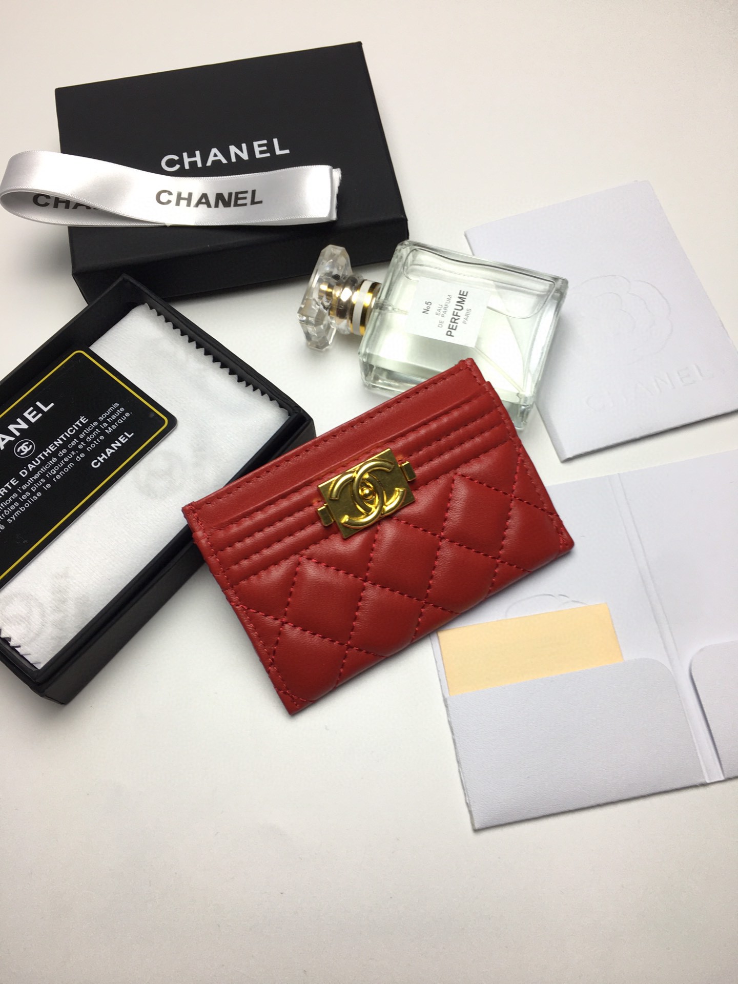 芸能人愛用Chanel シャネル 実物の写真 N品スーパーコピー財布代引き対応国内発送後払い安全必ず届く優良サイト